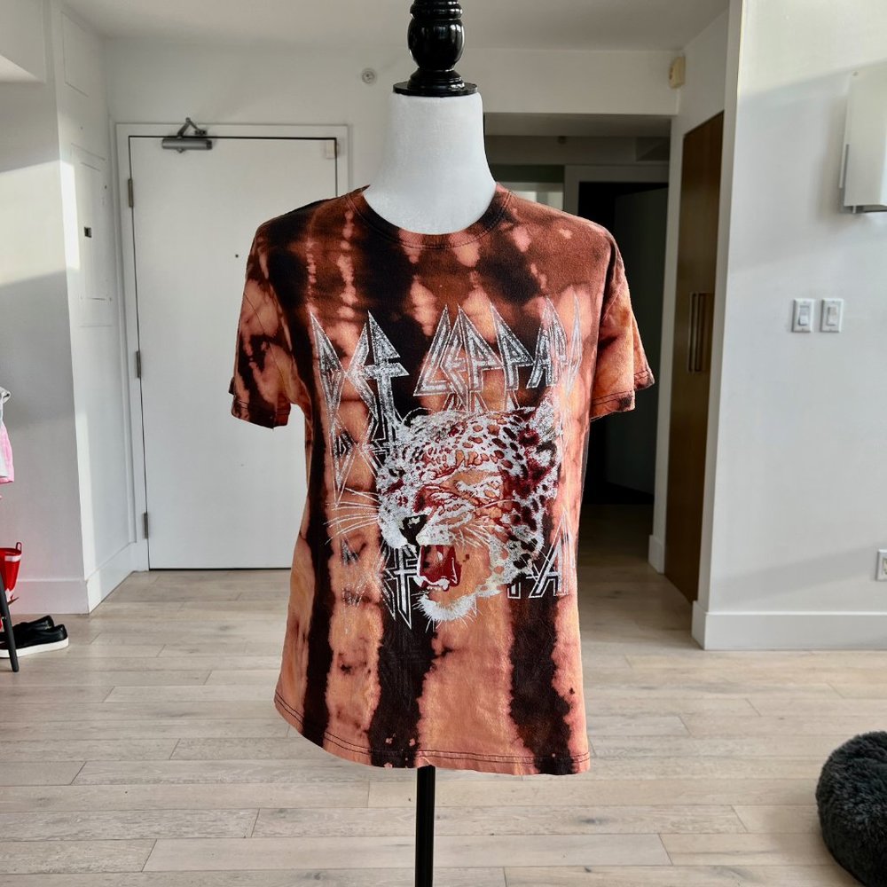 ✨Upcycled | Vintage Def Leppard Graphic Relaxed Fit T-Shirt | Large | Black - Picture 8 of 11